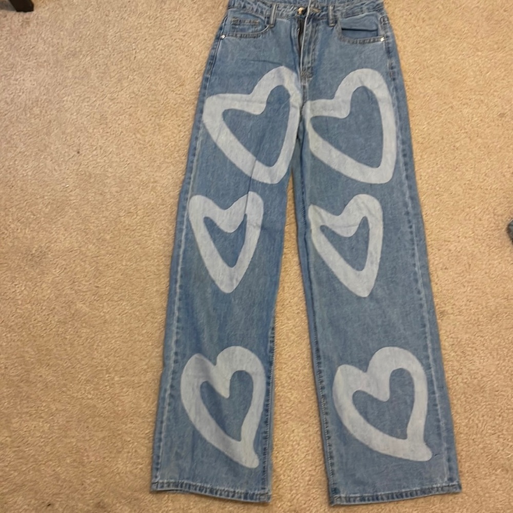 Women’s baggy jeans with designs